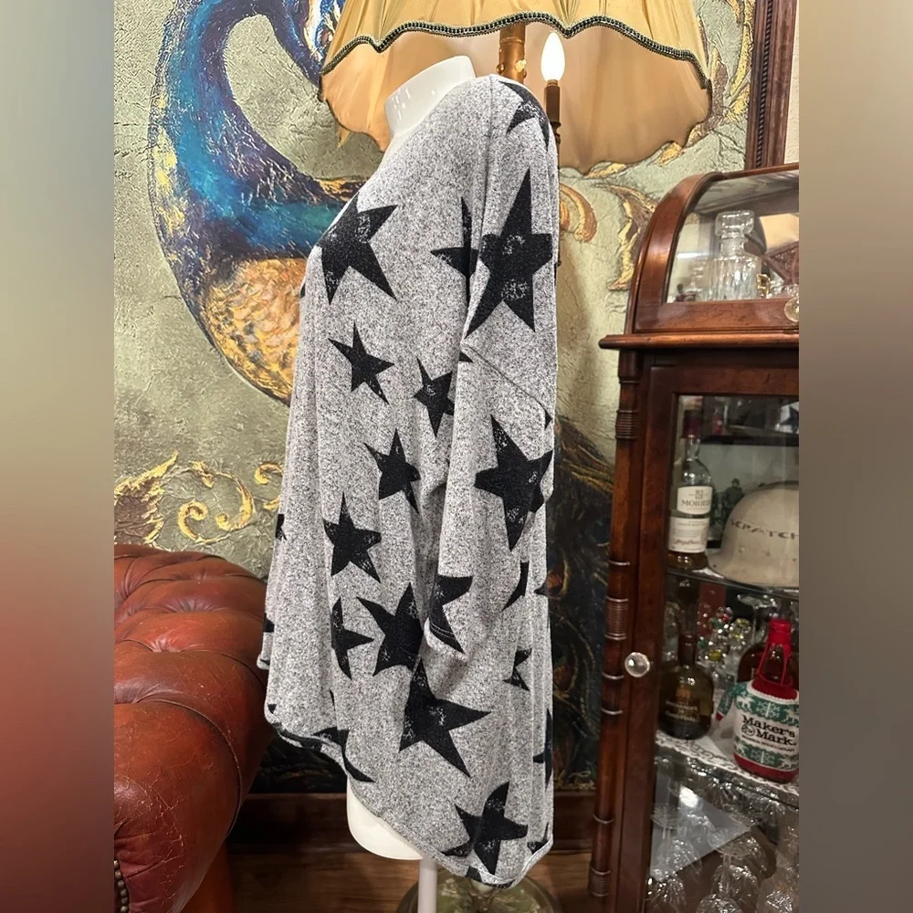EUC Premise Long Sleeve Sweater Gray and Black